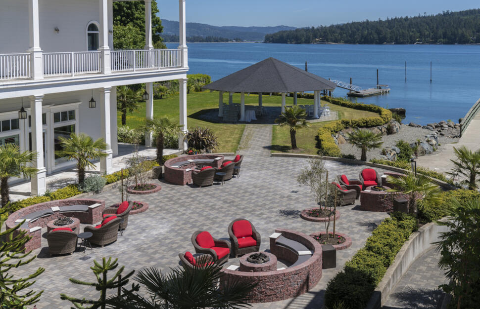 Fire pit seating area