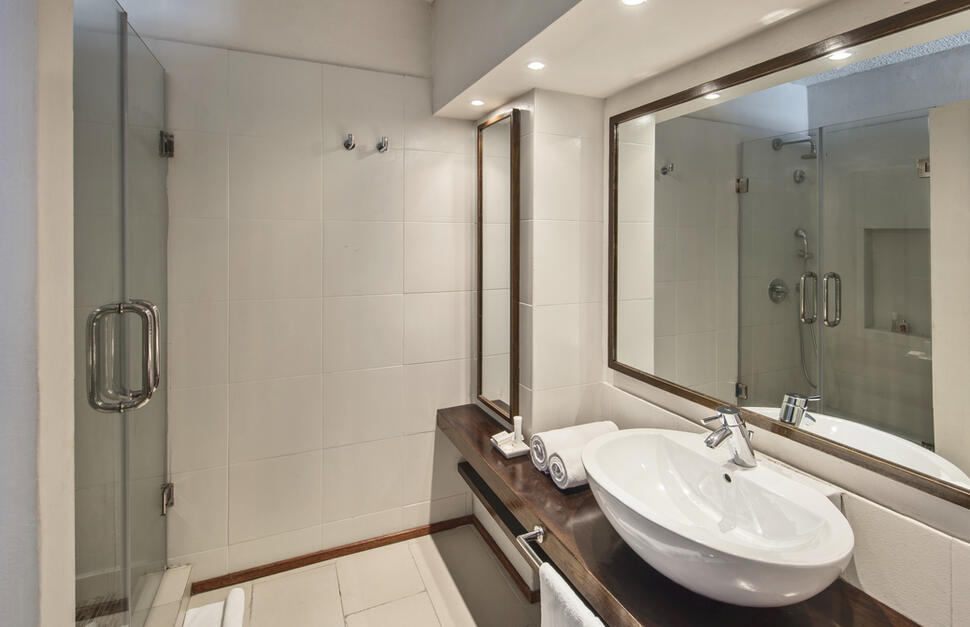 Superior bathroom