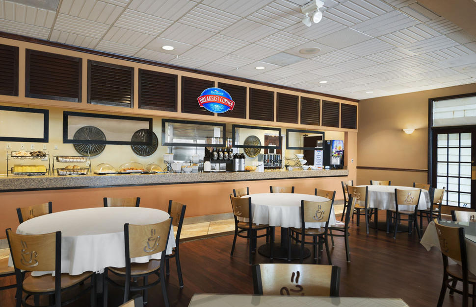 Breakfast Corner, hotel dining