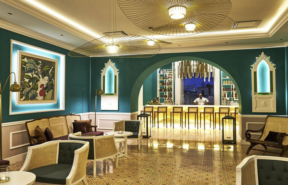 Constane Bar
