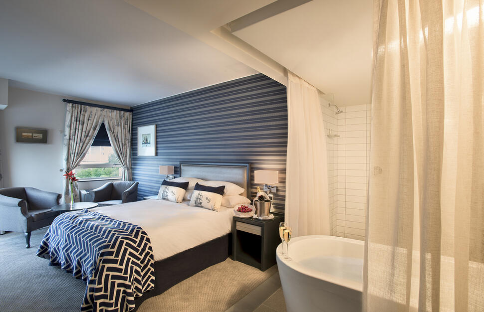 Deluxe Suite