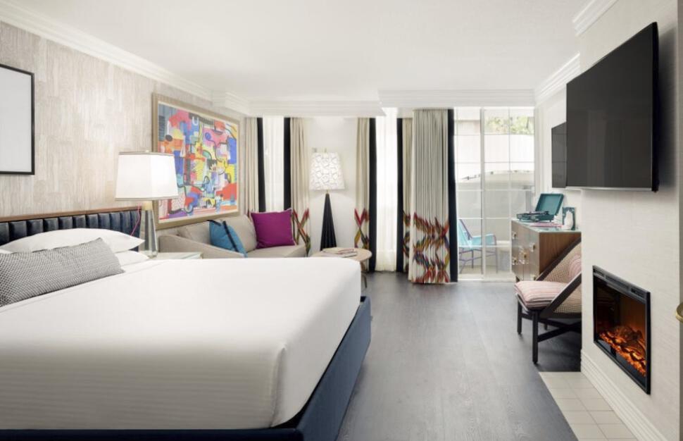 Deluxe King Suite