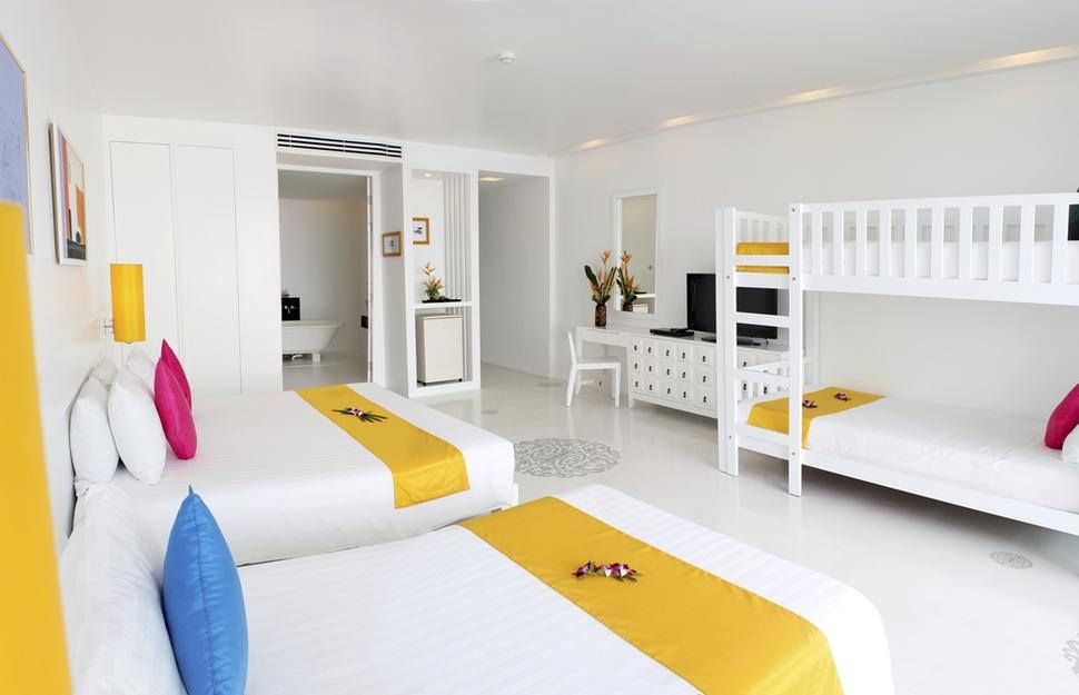 Deluxe Family Room