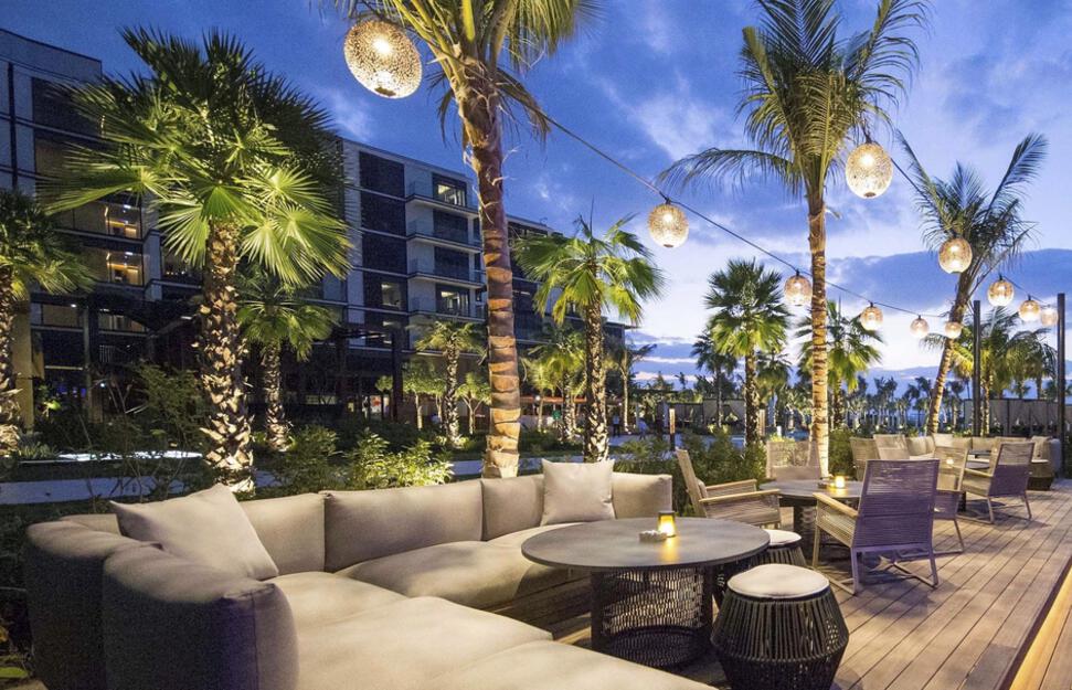 Neptune Pool Bar