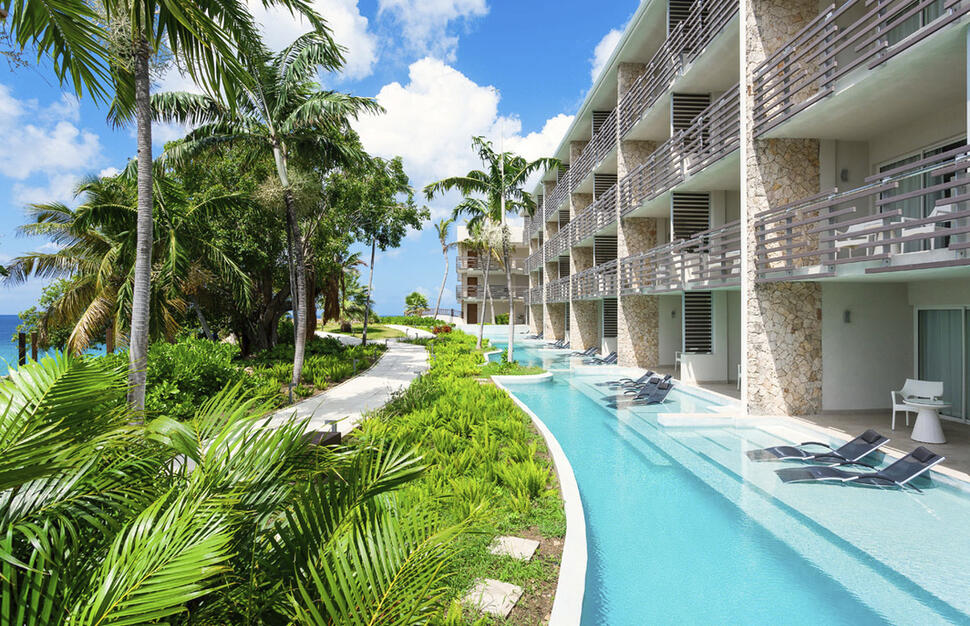 Pool-Swim Out Junior Suites