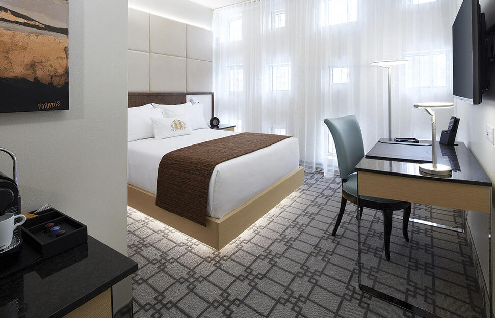 Deluxe Queen Room