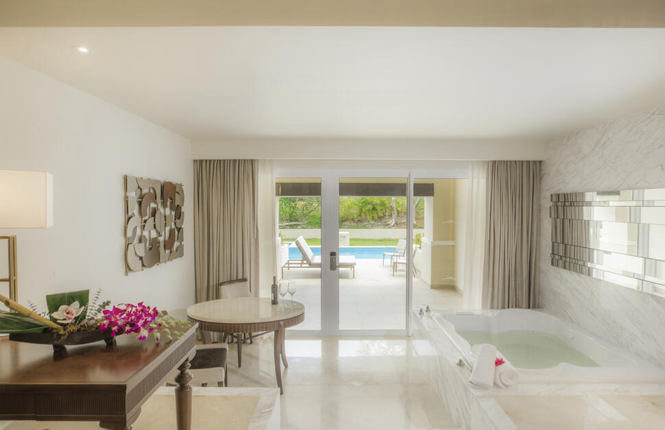 Media Luna pool