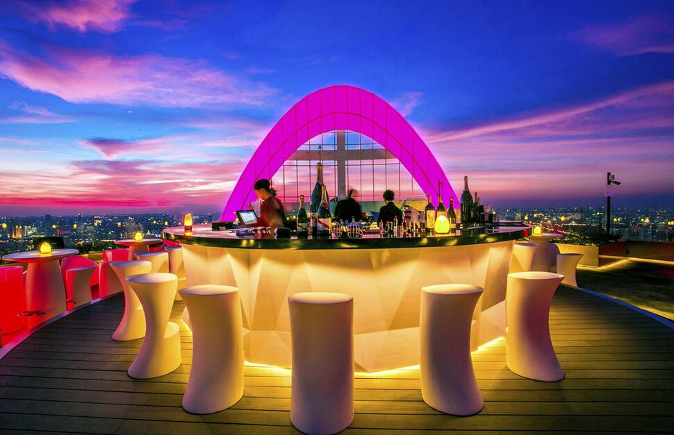 CRU Champagne Bar at Red Sky