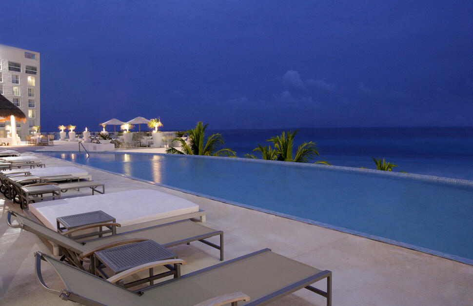 Blanc Lobby