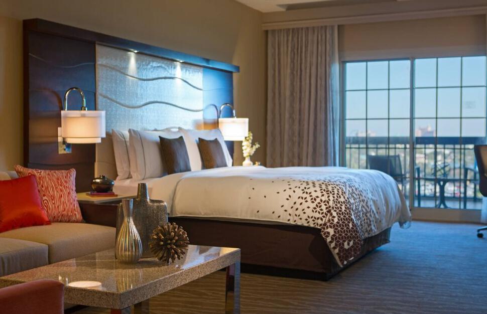 King Balcony Room