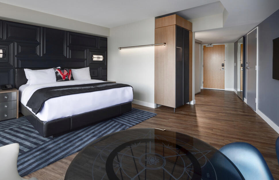 Mega King Room