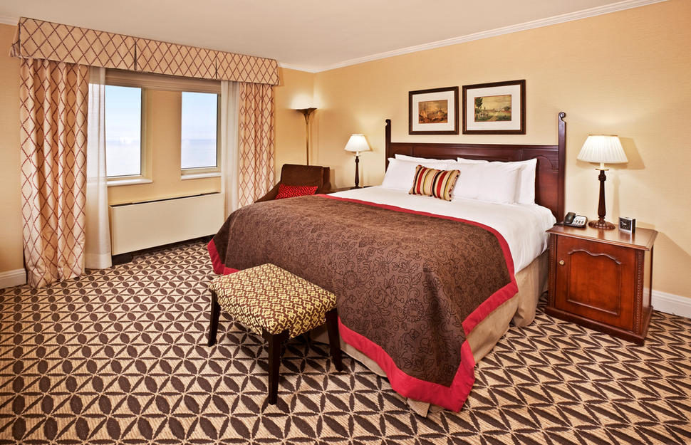 Queen Fairmont Room