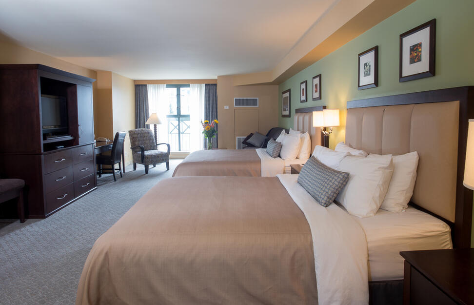 1-Bedroom Queen Suite