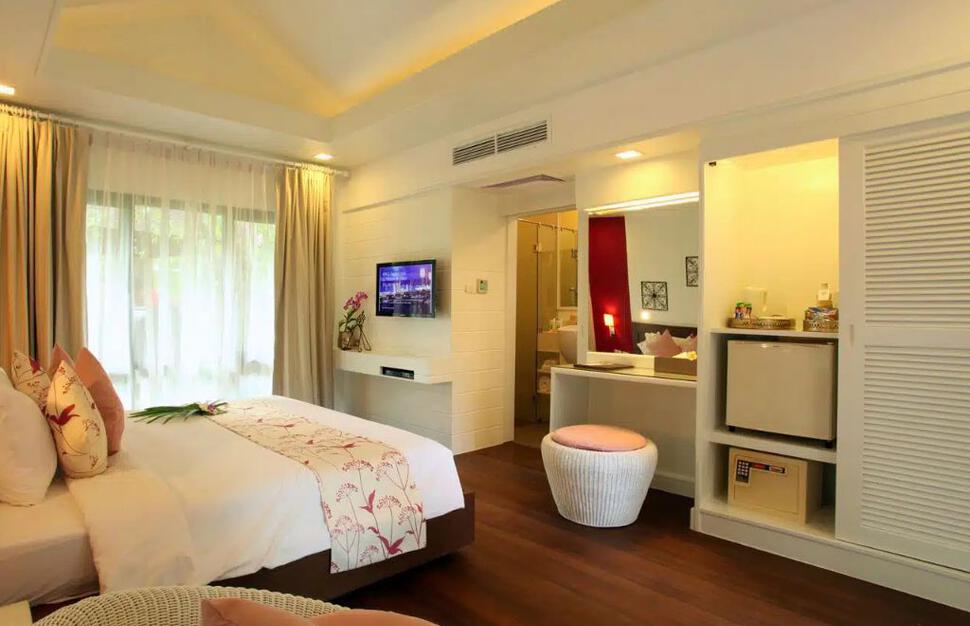Deluxe Regency Room