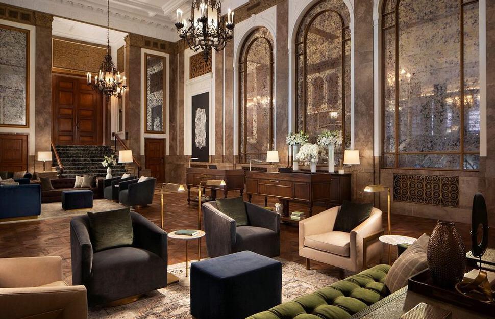 Lobby Lounge and Bar