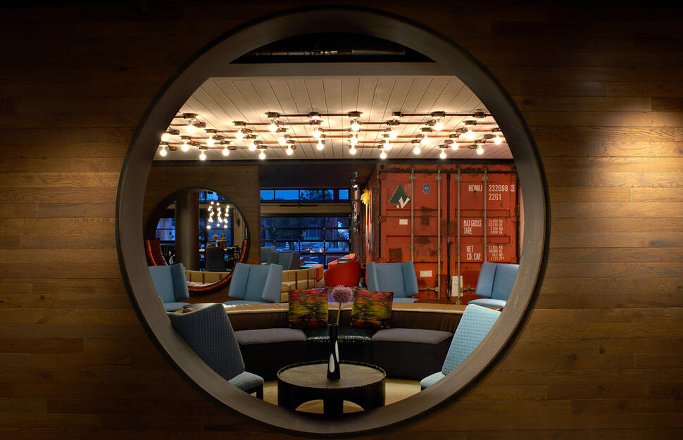 Hotel Bar