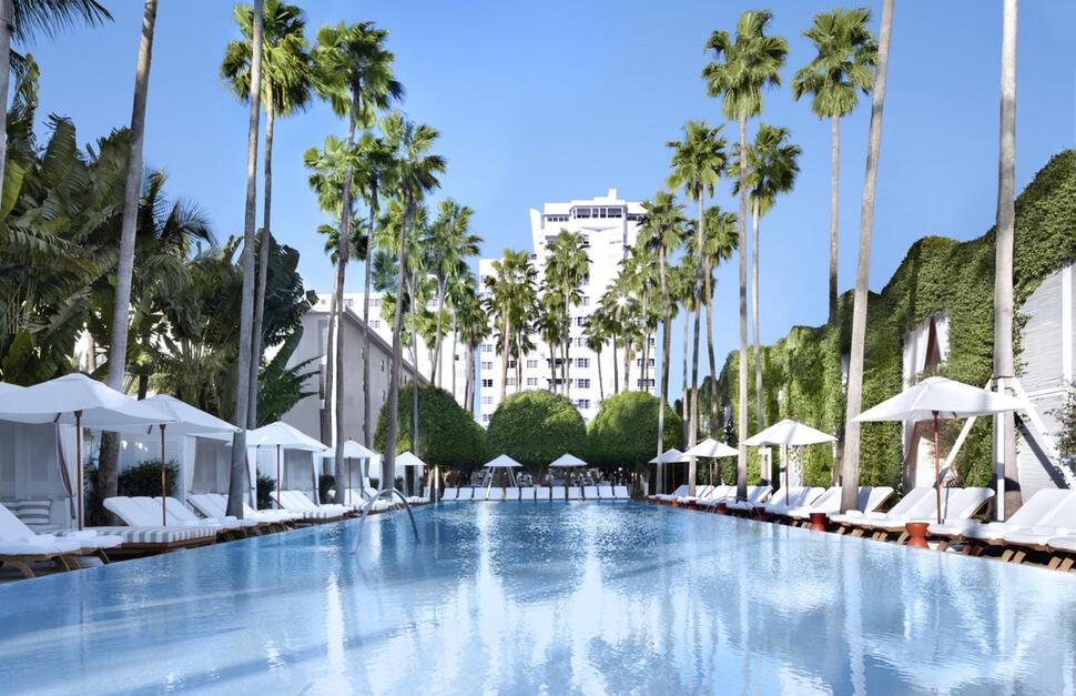 Pool, Delano