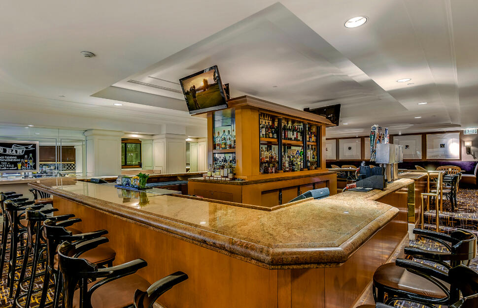 Landings Bar