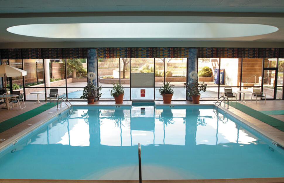 Indoor swimming pool, Newark Liberty International Airport Marriott