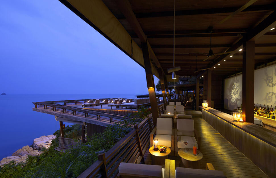 Dining on the Rocks