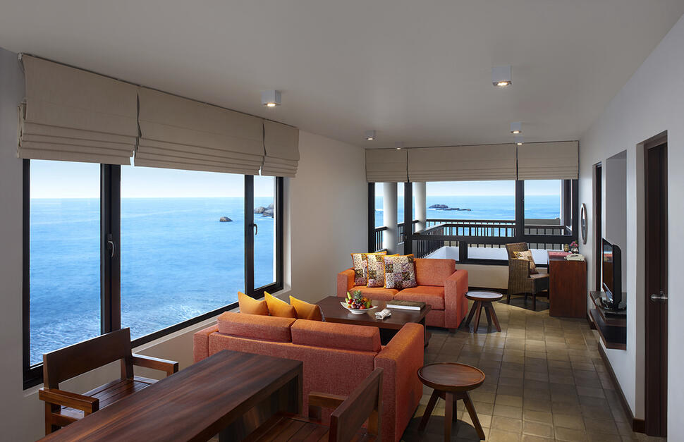Corner Suite