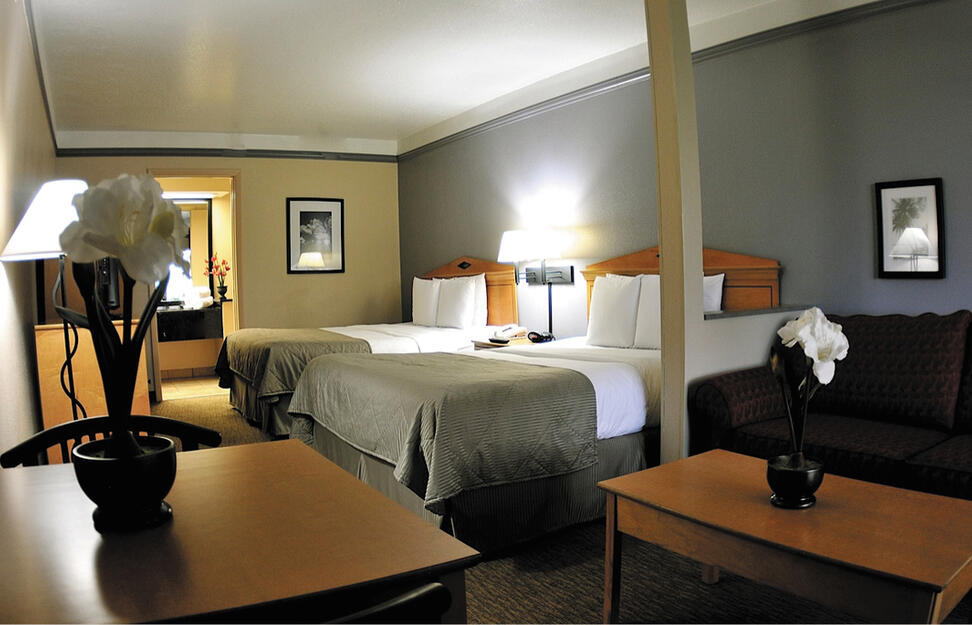 Double Queen Suite, Clarion Suites Maingate, Kissimmee, Orlando, Florida