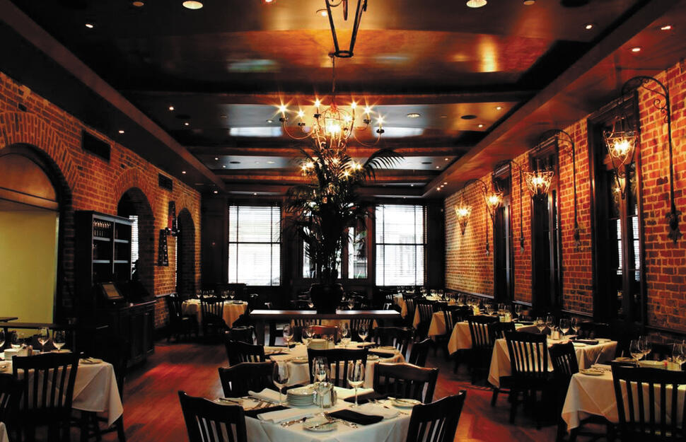 Chophouse Restaurant, bedroom, St James Hotel New Orleans, Southern USA.