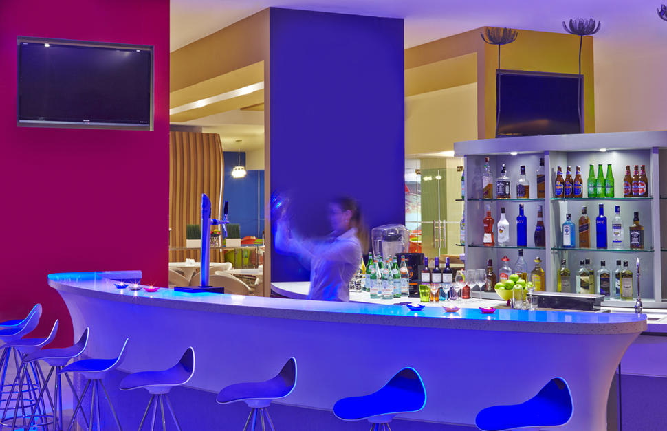sTREATs Bar
