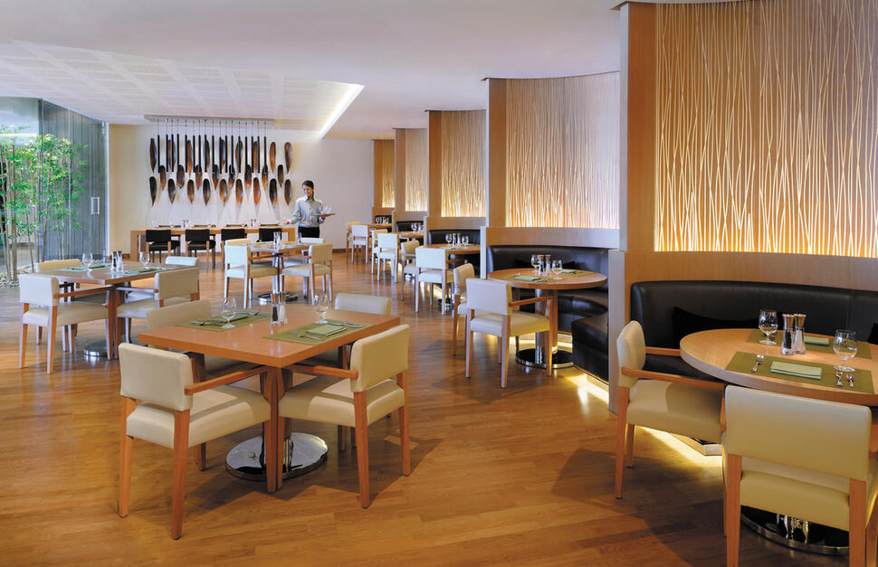 Deluxe Twin Room, JW Marriott Marquis Hotel Dubai, United Arab Emirates