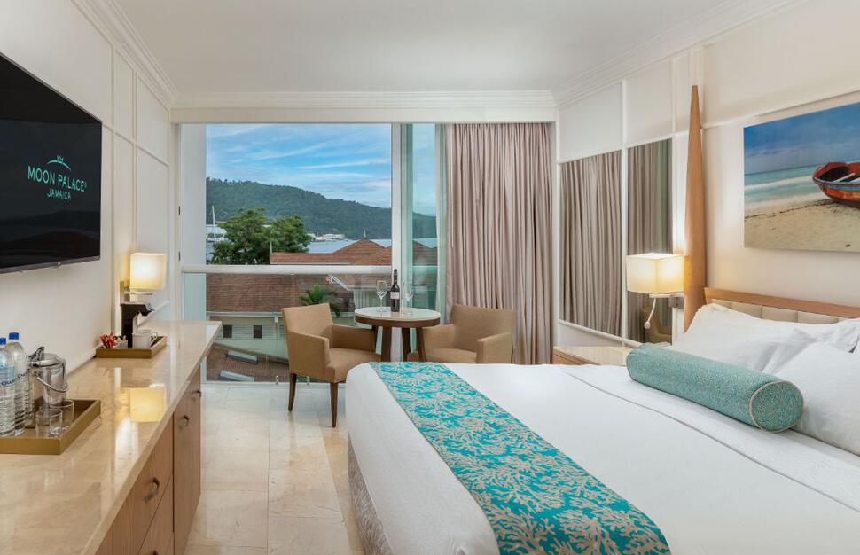 Deluxe Resort View Bathroom