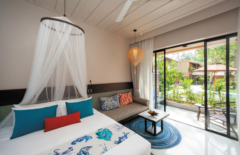 Deluxe Pool View Room