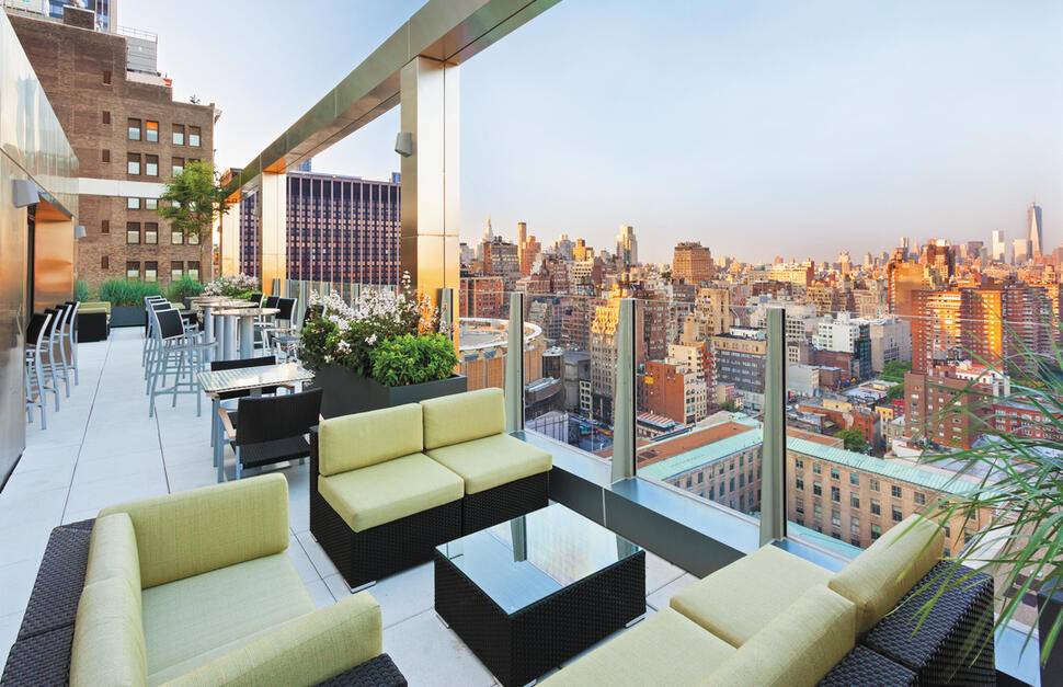 Skyline Lounge & Bar