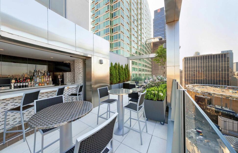 Skyline Lounge & Bar