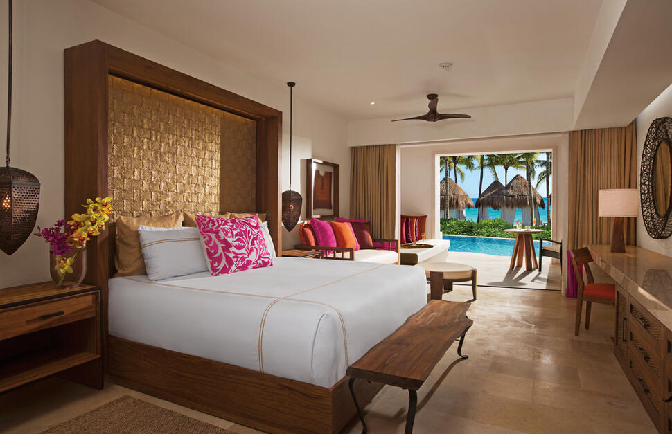Preferred Club Junior Suite Ocean Front Swim-Out