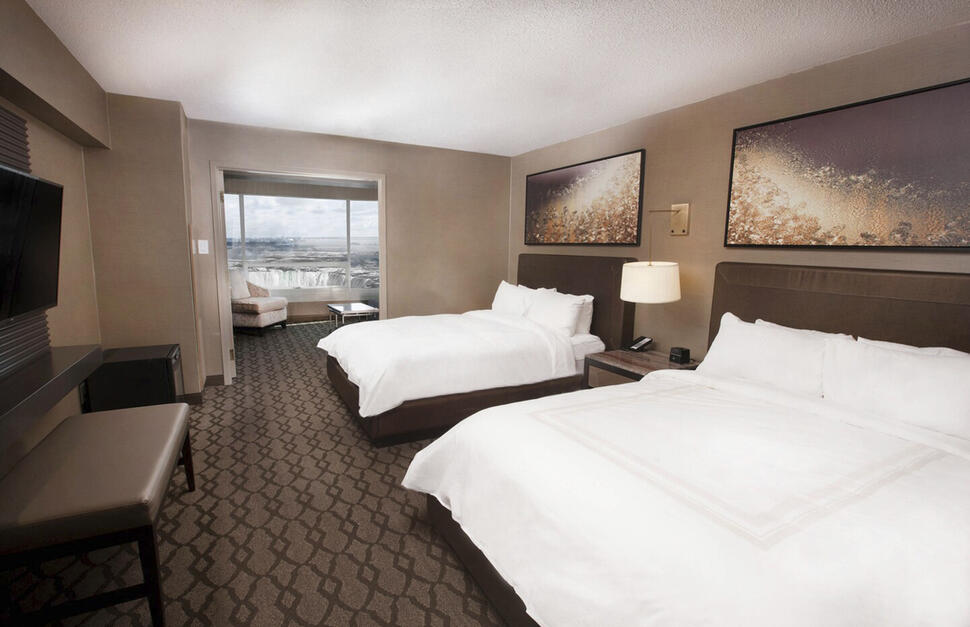 Executive Fallsview Suite