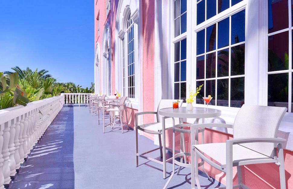 Lobby Terrace