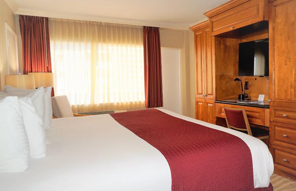 Deluxe King Room