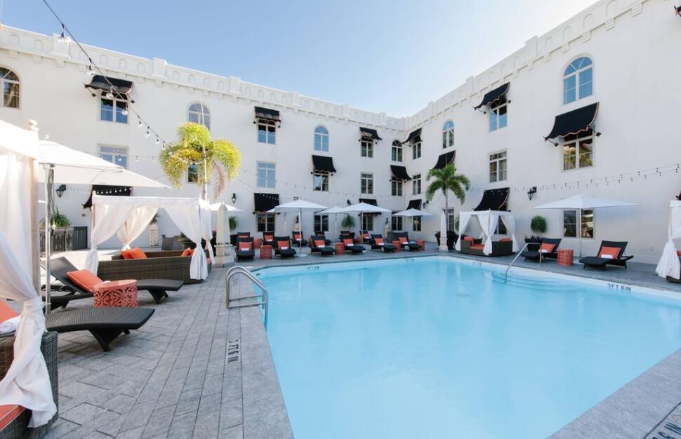 Hotel Pool