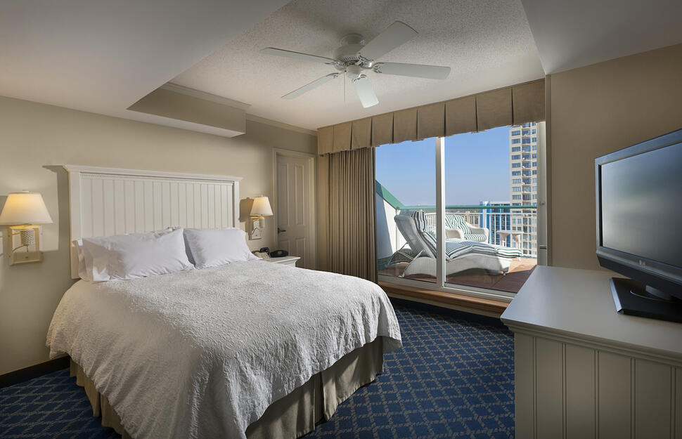 King Guest Room, King-size bed, Balcony, sun lounger, Hampton Inn & Suites Myrtle Beach, South Carolina, USA