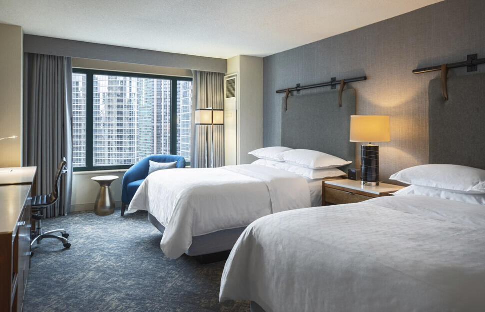 Traditional King Guestroom, Sheraton Grand Chicago, East Coast, USA