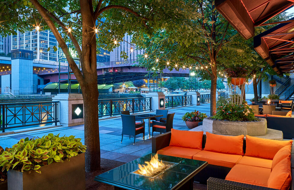 Chicago Burger Company Lounge