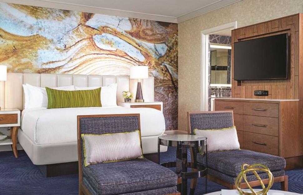 Elite King Suite