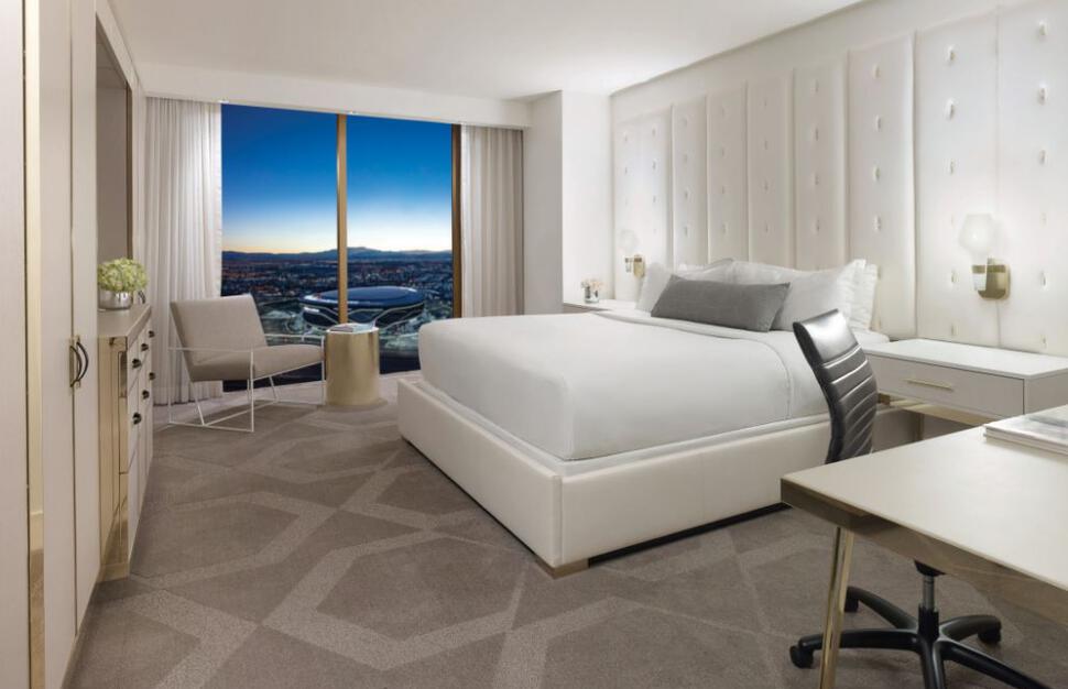 Delano Queen Suite