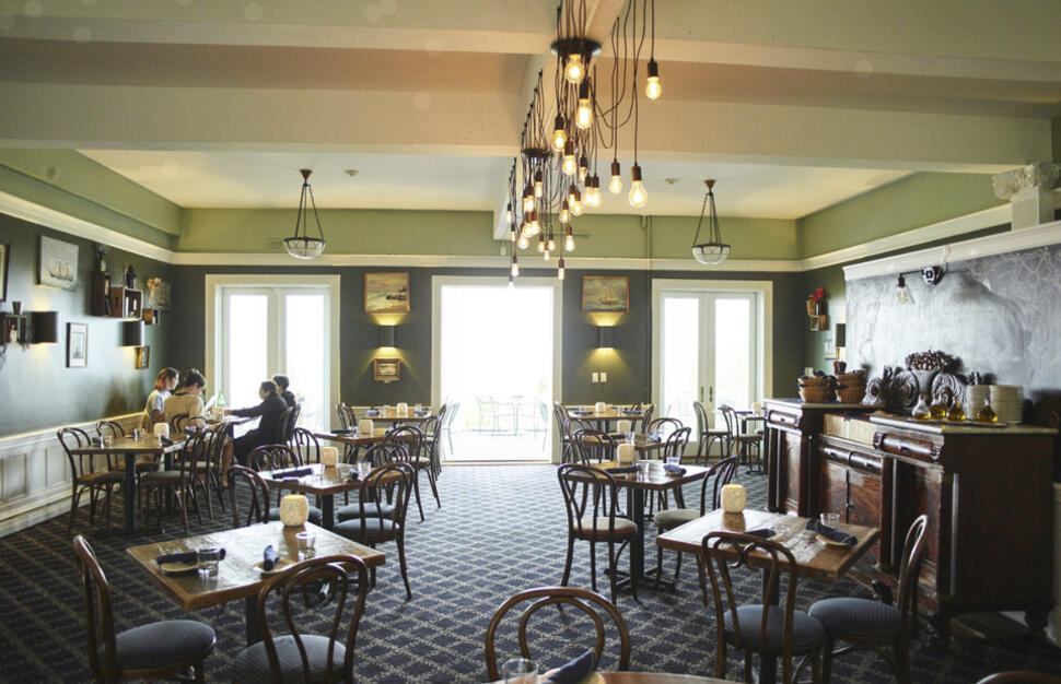 Pigeon Cove Tavern