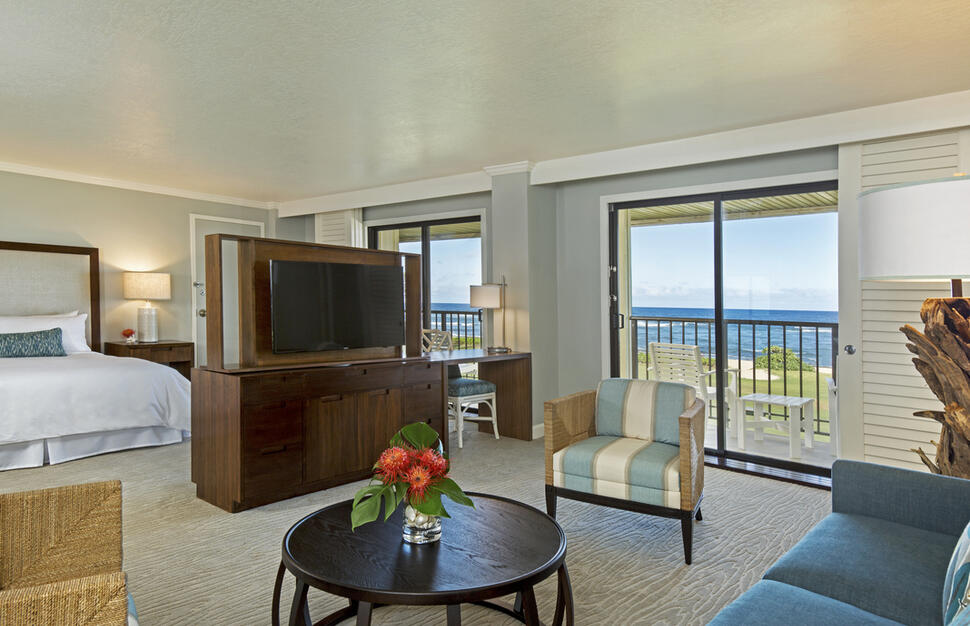 Deluxe Oceanfront Suite