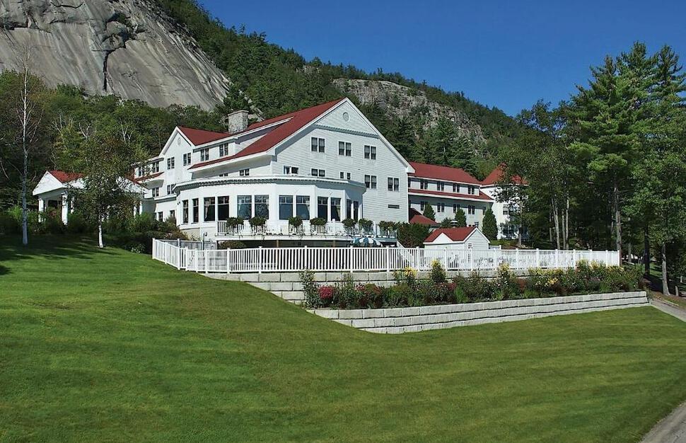 White Mountain Hotel & Resort
