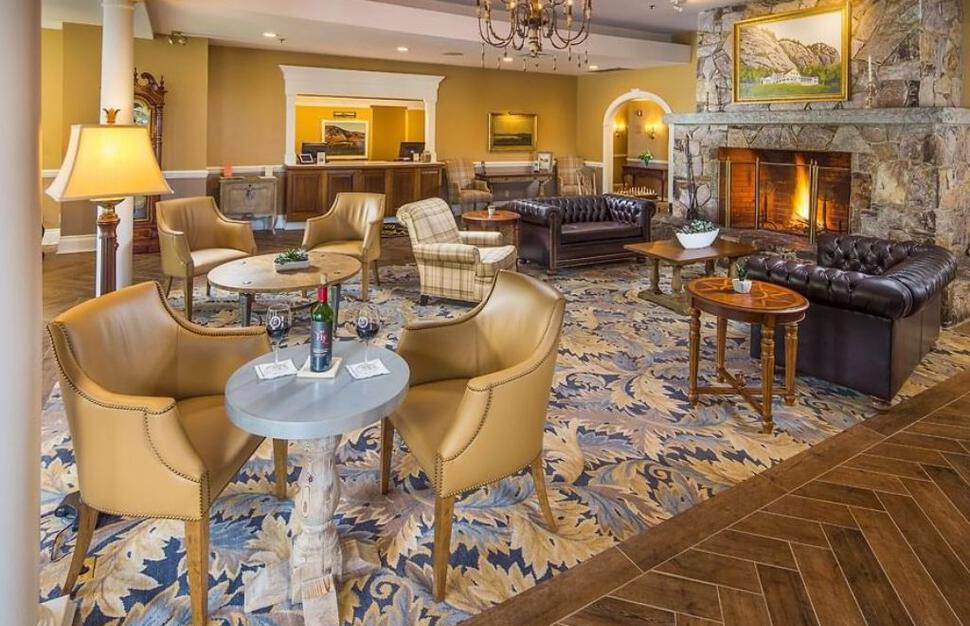 White Mountain Hotel & Resort