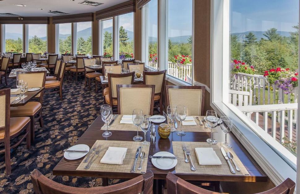 Tavern, White Mountain Hotel & Resort, North Conway, New Hampshire.