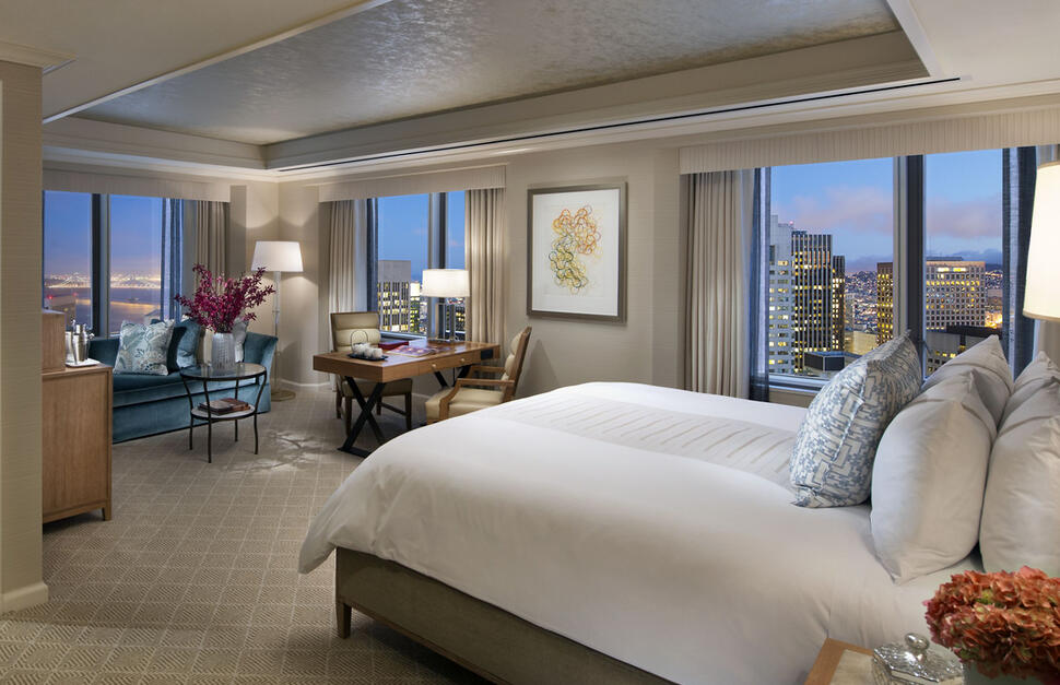 Deluxe City View King Room