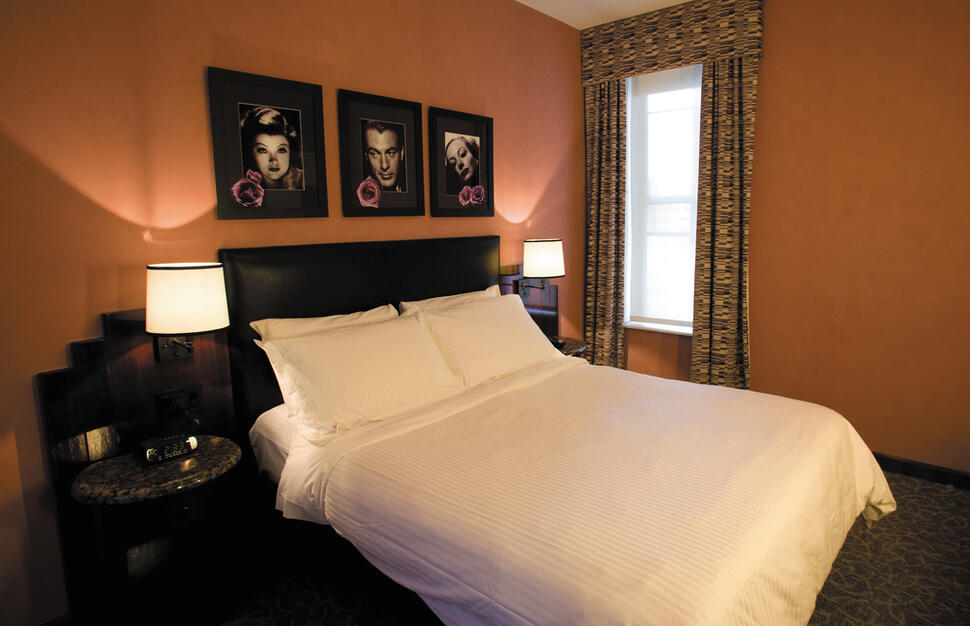Deluxe Queen Room